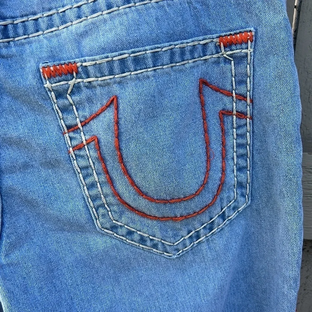 True Religion Ricky Relaxed Straight Jeans Sz 32 With Orange Stitching.